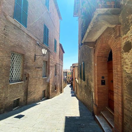 La Fonte-With Balcony Close By Piazza Del Campo 锡耶纳 外观 照片