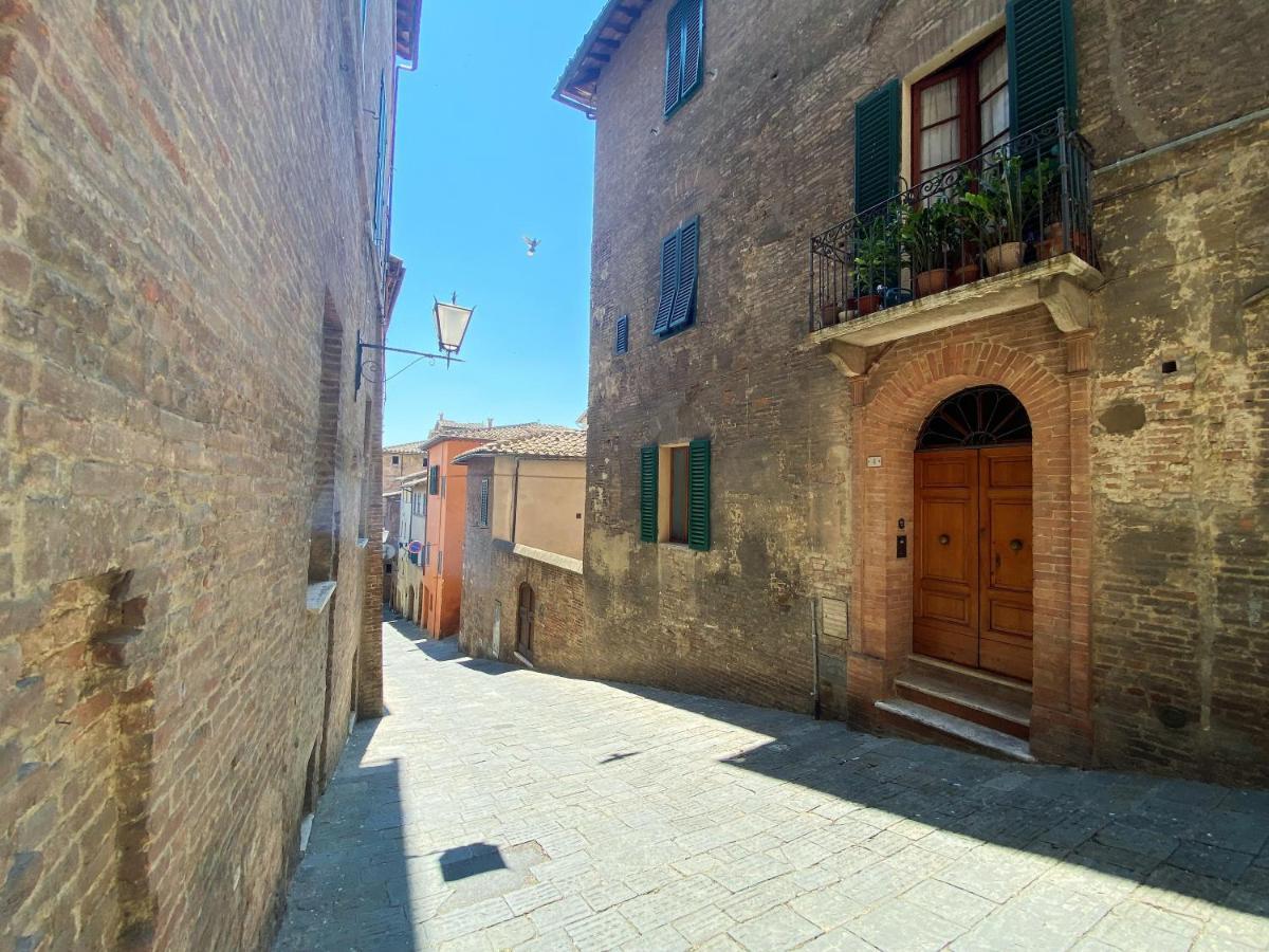 La Fonte-With Balcony Close By Piazza Del Campo 锡耶纳 外观 照片
