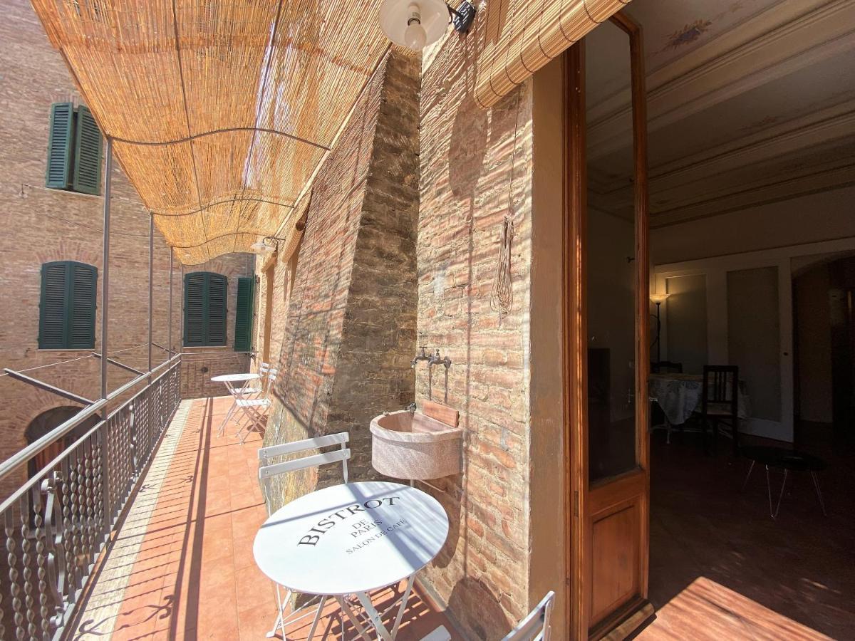 La Fonte-With Balcony Close By Piazza Del Campo 锡耶纳 外观 照片
